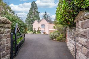 Driveway and Parking- click for photo gallery